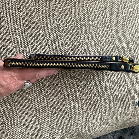 Neiman Marcus Leather Wristlet Metallic Zippered Pouch. 9 in.X5 1/2in. W/Strap. - Picture 7 of 10